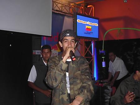 mounir en plein scene